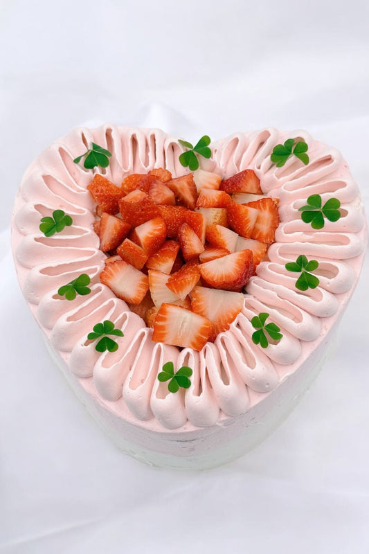 Strawberry heart shape teacake 딸기 그린티 케이크 8 inch