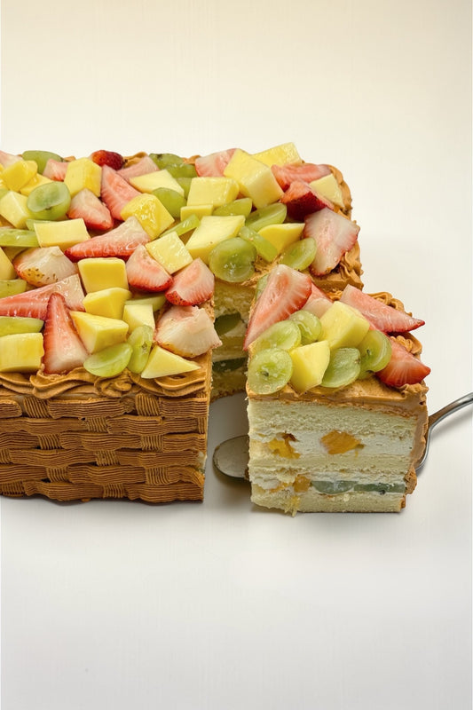 [APRIL EXCLUSIVE] Fruits Basket Cake 22 - 25 pax