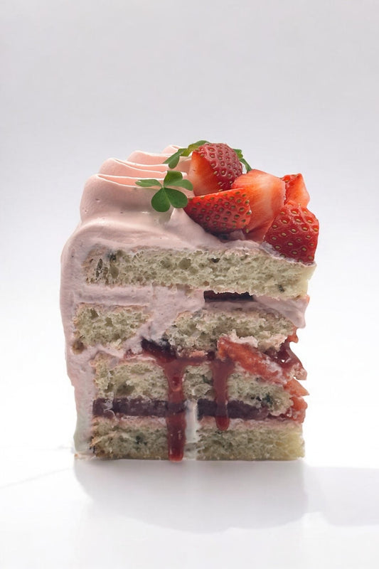 Strawberry heart shape teacake 딸기 그린티 케이크 8 inch