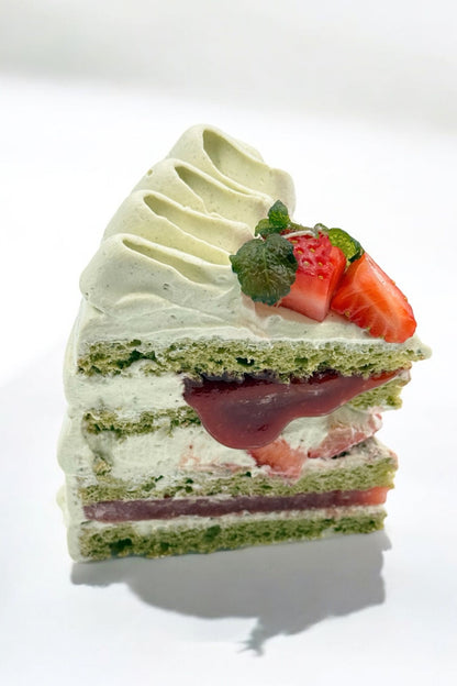 Matcha Strawberry teacake 말차 딸기티케이크