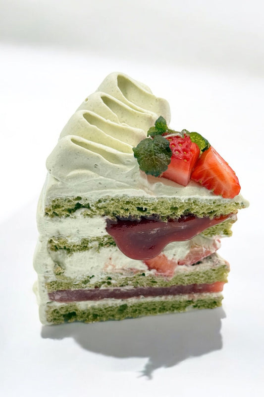 Matcha Strawberry teacake 말차 딸기티케이크
